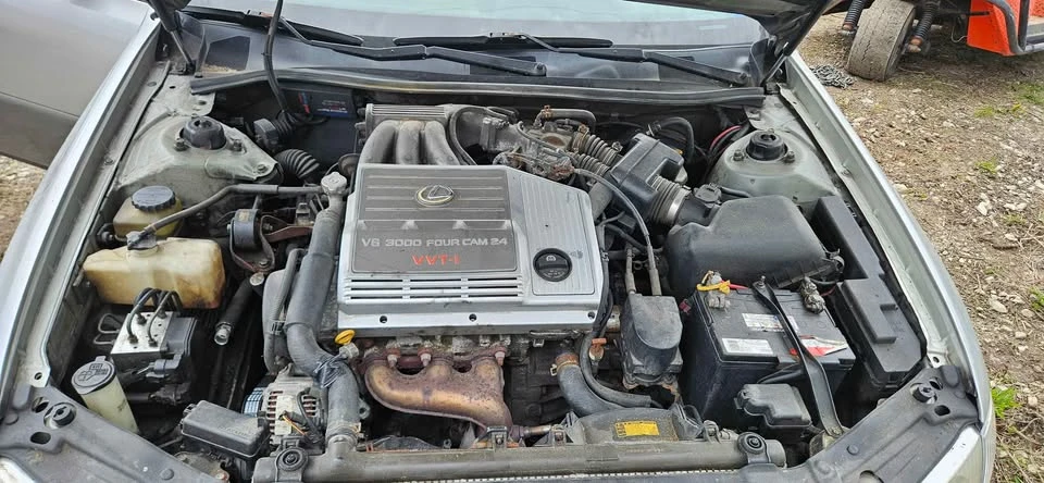 2000 Lexus ES 3rd Gen - Image 10 of 10