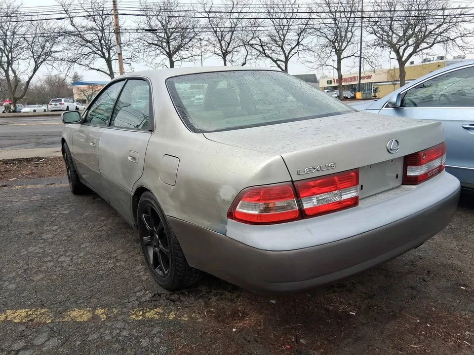 2000 Lexus ES 3rd Gen - Image 2 of 5
