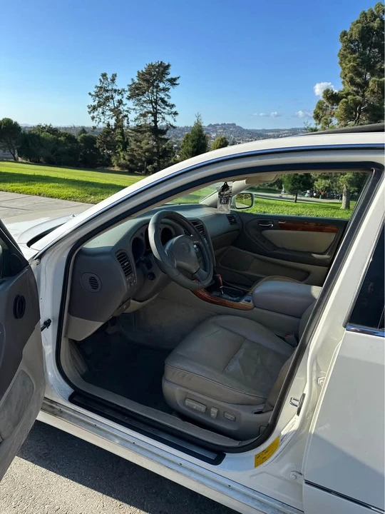2000 Lexus GS 2nd Gen - Image 6 of 6