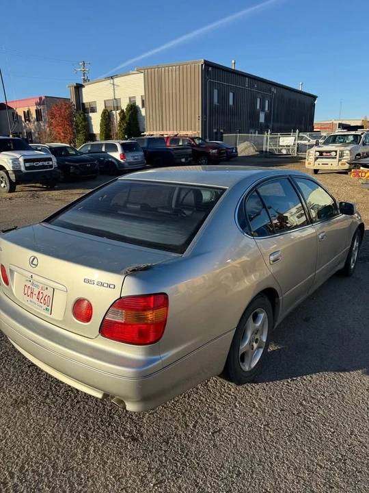 2000 Lexus GS 2nd Gen - Image 4 of 16
