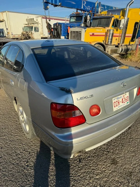 2000 Lexus GS 2nd Gen - Image 5 of 16