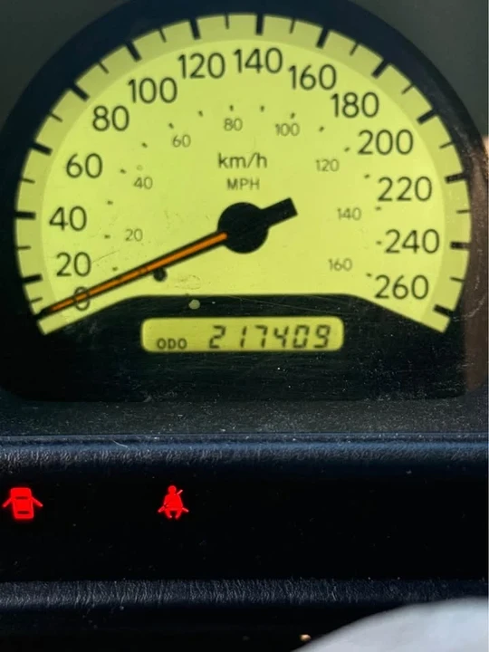2000 Lexus GS 2nd Gen - Image 12 of 16