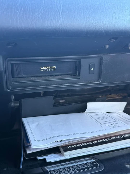 2000 Lexus GS 2nd Gen - Image 14 of 16