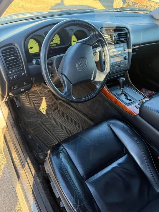 2000 Lexus GS 2nd Gen - Image 8 of 16