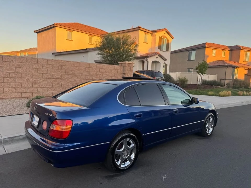2000 Lexus GS 2nd Gen - Image 6 of 10