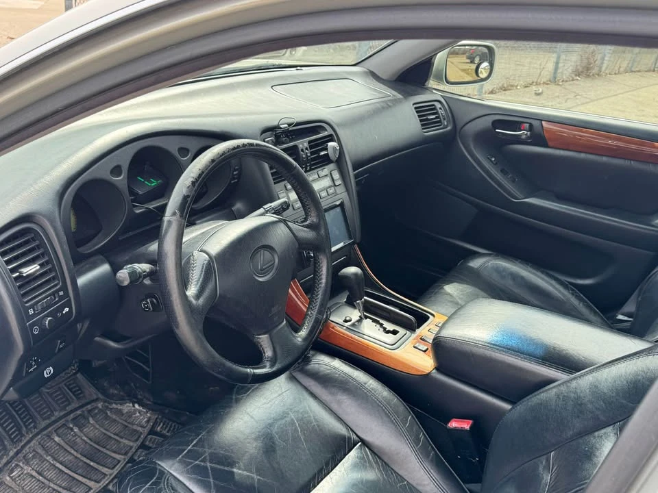 2000 Lexus GS 2nd Gen - Image 7 of 12