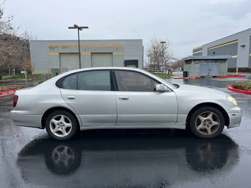 2000 Lexus GS 2nd Gen - Image 2 of 14
