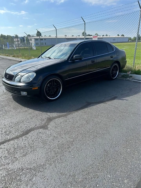 2000 Lexus GS 2nd Gen - Image 3 of 16