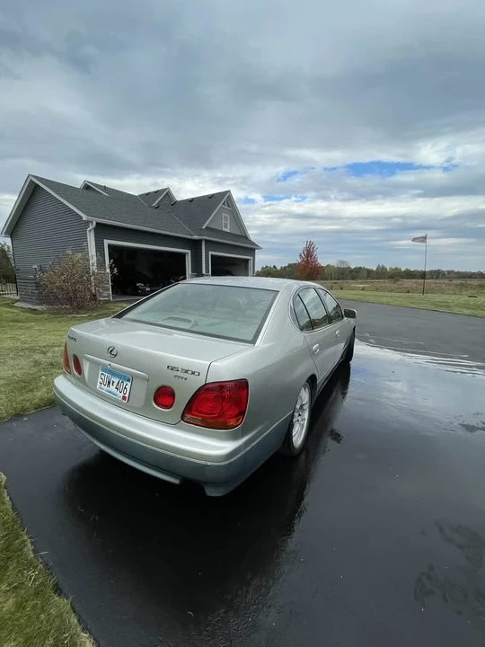 2000 Lexus GS 2nd Gen - Image 7 of 10