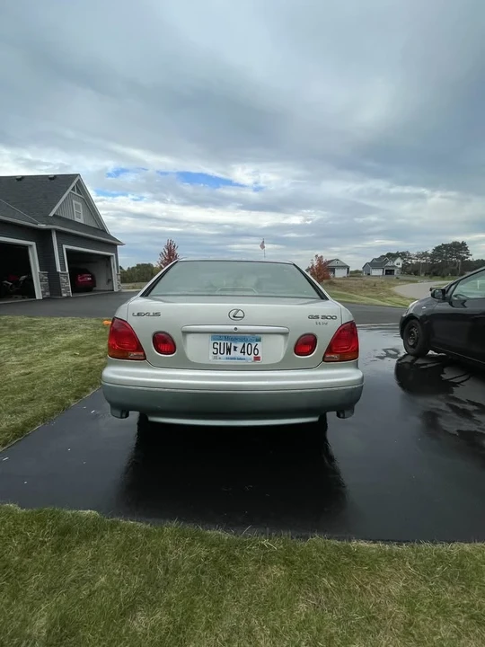 2000 Lexus GS 2nd Gen - Image 8 of 10