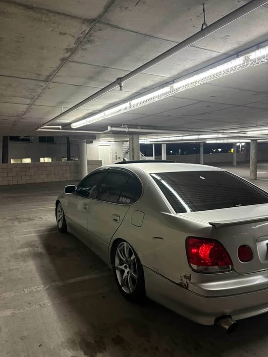 2000 Lexus GS 2nd Gen - Image 5 of 9