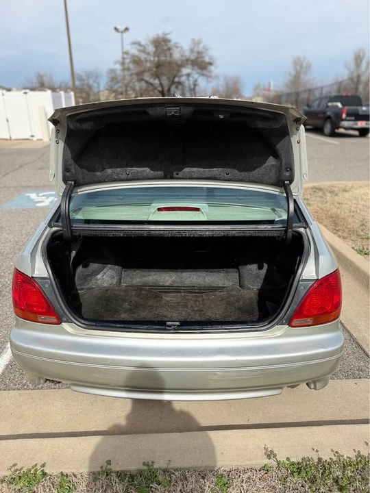 2000 Lexus GS 2nd Gen - Image 8 of 12