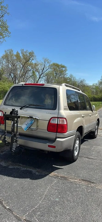2000 Lexus LX 2nd Gen - Image 3 of 5