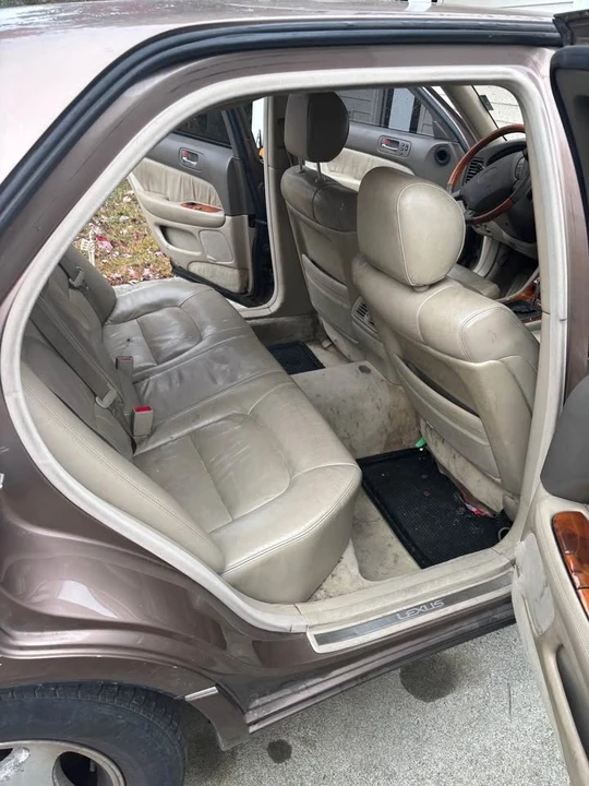 2000 Lexus LS 2nd Gen - Image 3 of 12