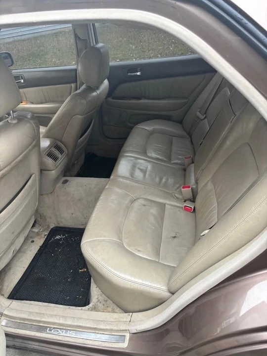 2000 Lexus LS 2nd Gen - Image 5 of 12