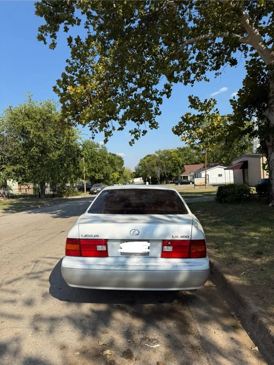 2000 Lexus LS 2nd Gen - Image 3 of 7