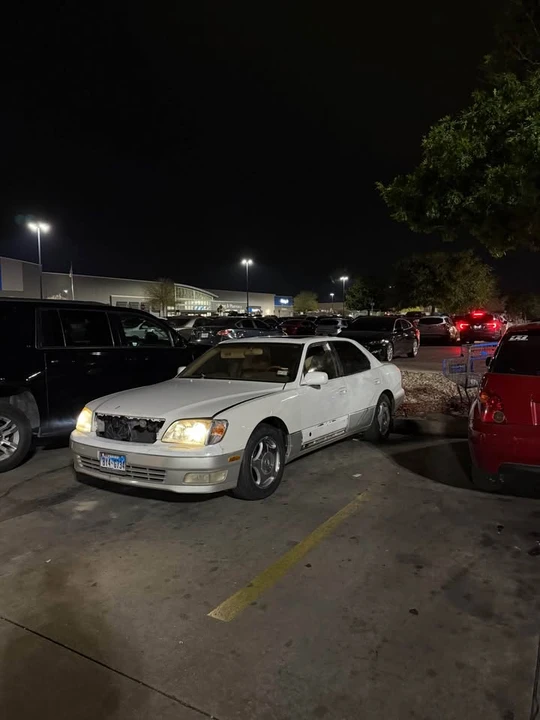 2000 Lexus LS 2nd Gen - Image 7 of 7