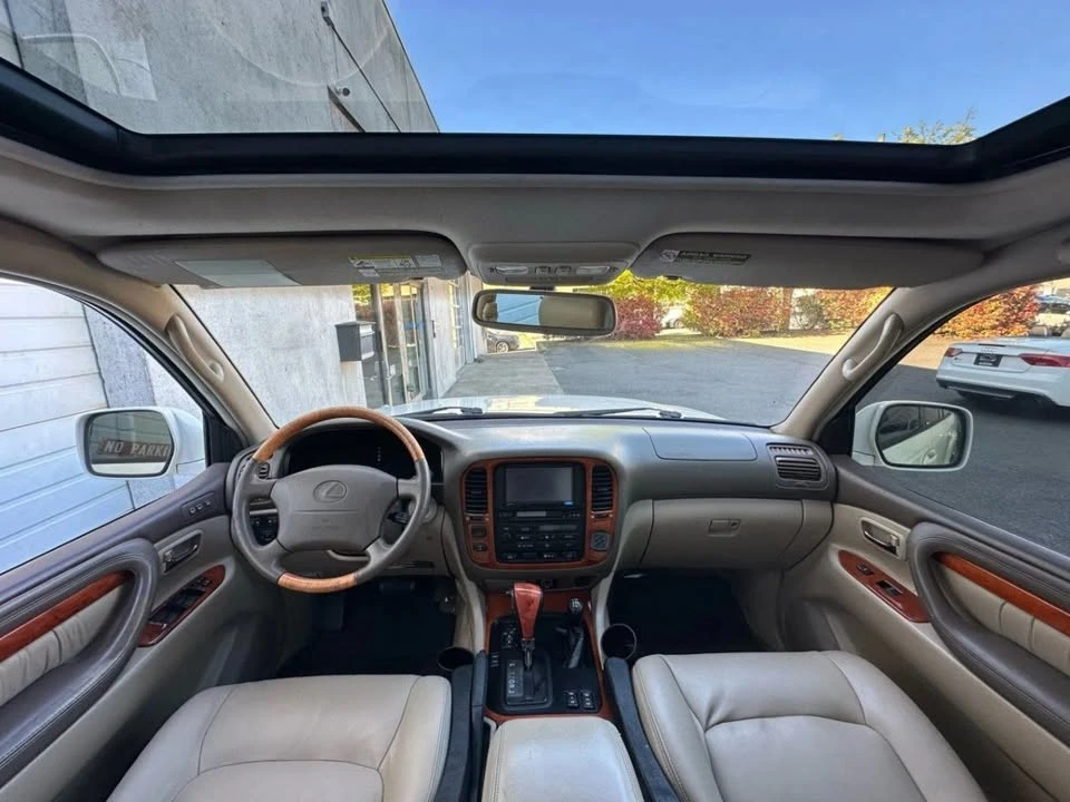 2000 Lexus LX 1st Gen - Image 11 of 19