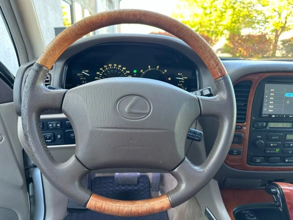 2000 Lexus LX 1st Gen - Image 12 of 19
