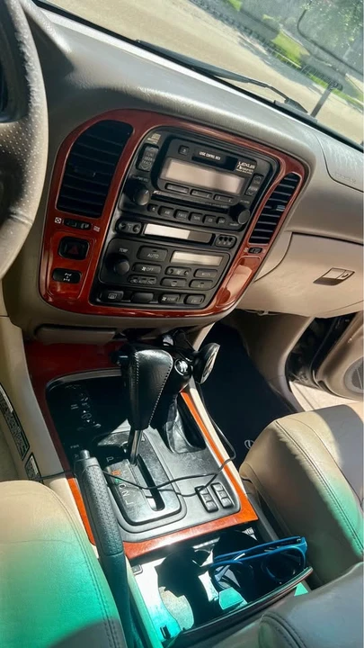 2000 Lexus LX 1st Gen - Image 6 of 9