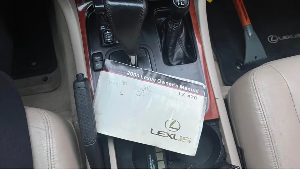 2000 Lexus LX 1st Gen - Image 9 of 9