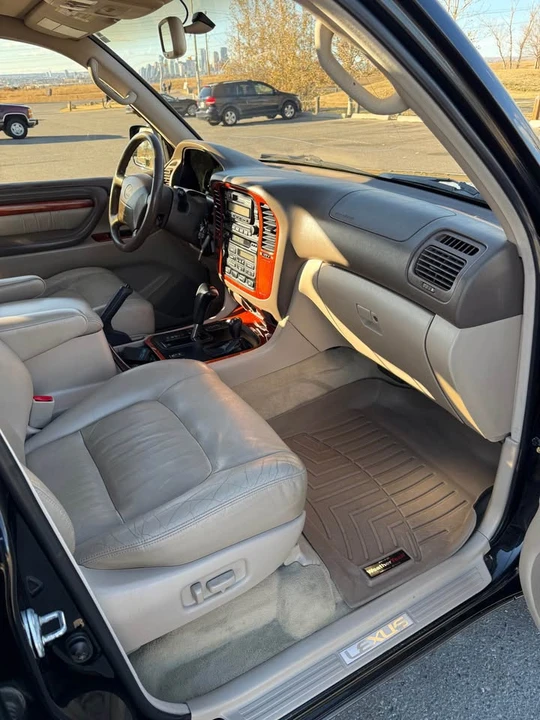 2000 Lexus LX 2nd Gen - Image 8 of 19