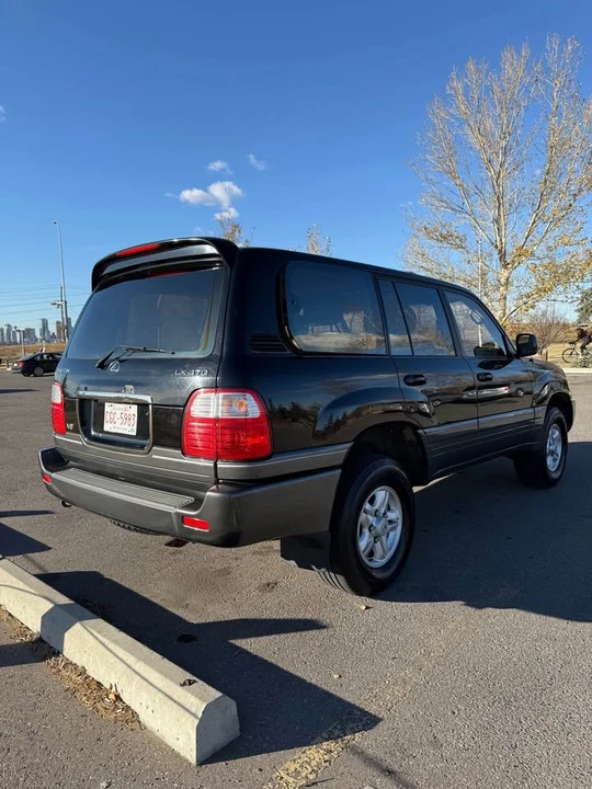 2000 Lexus LX 2nd Gen - Image 4 of 19
