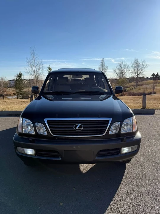 2000 Lexus LX 2nd Gen - Image 2 of 19