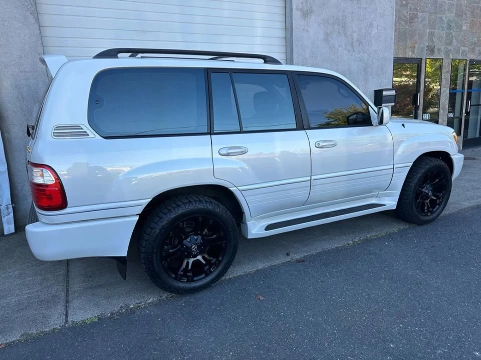 2000 Lexus LX 1st Gen - Image 4 of 19