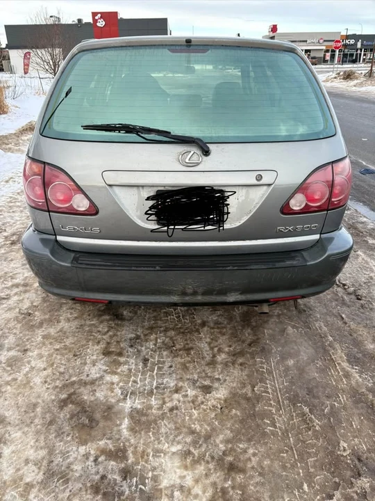2000 Lexus LX 1st Gen - Image 4 of 4