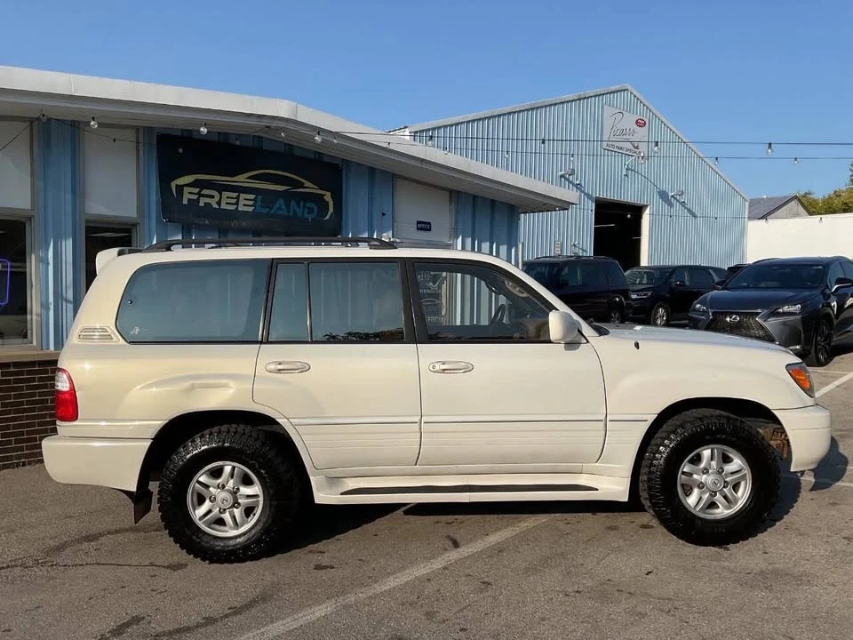 2000 Lexus LX 2nd Gen - Image 7 of 19