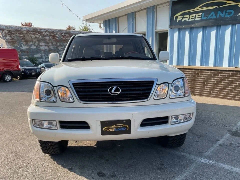 2000 Lexus LX 2nd Gen - Image 13 of 19