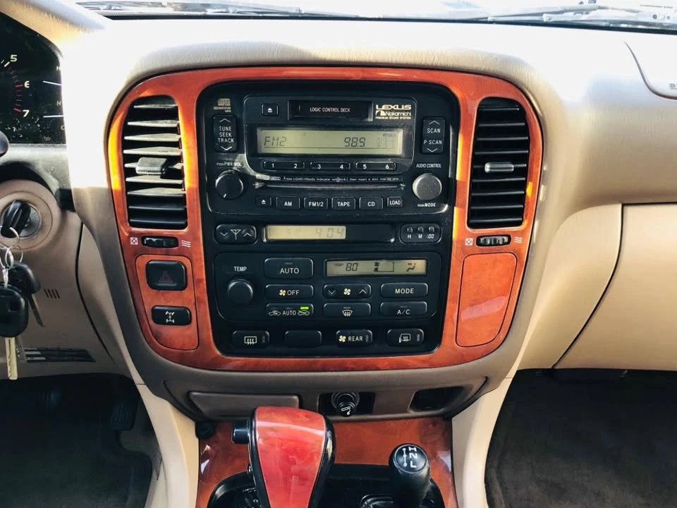2000 Lexus LX 2nd Gen - Image 19 of 20