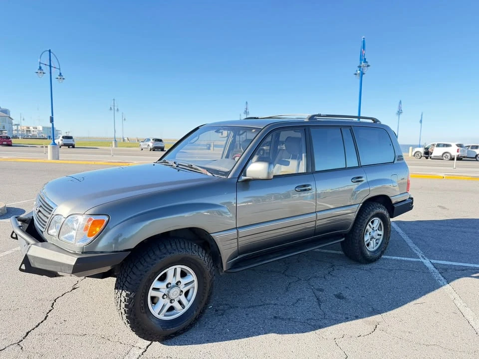 2000 Lexus LX 2nd Gen - Image 14 of 20