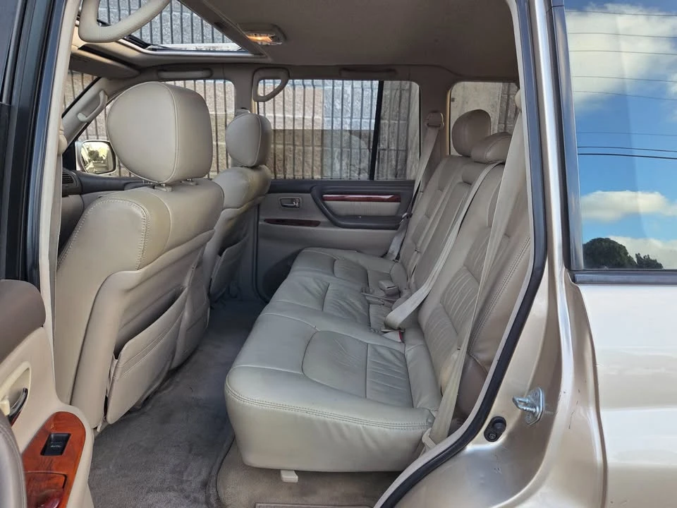 2000 Lexus LX 2nd Gen - Image 12 of 19