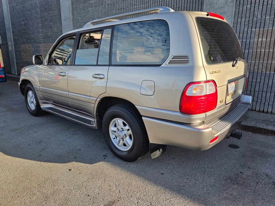 2000 Lexus LX 2nd Gen - Image 5 of 19