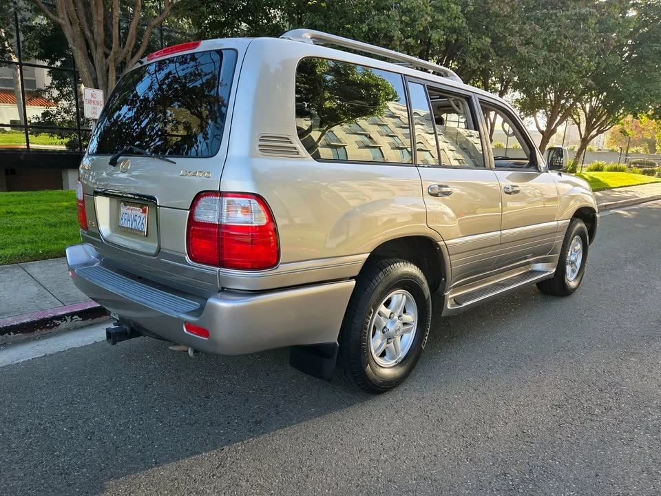 2000 Lexus LX 2nd Gen - Image 2 of 19