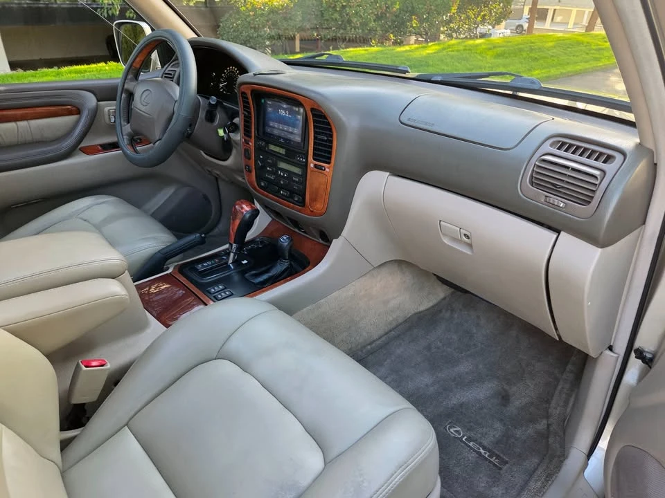 2000 Lexus LX 2nd Gen - Image 10 of 19