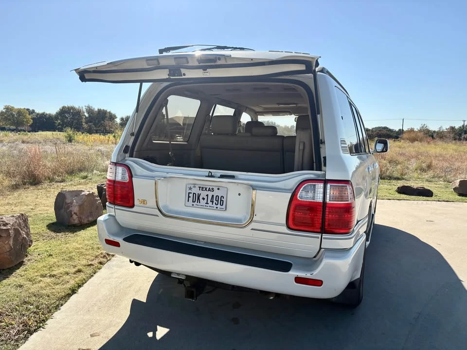 2000 Lexus LX 2nd Gen - Image 10 of 12
