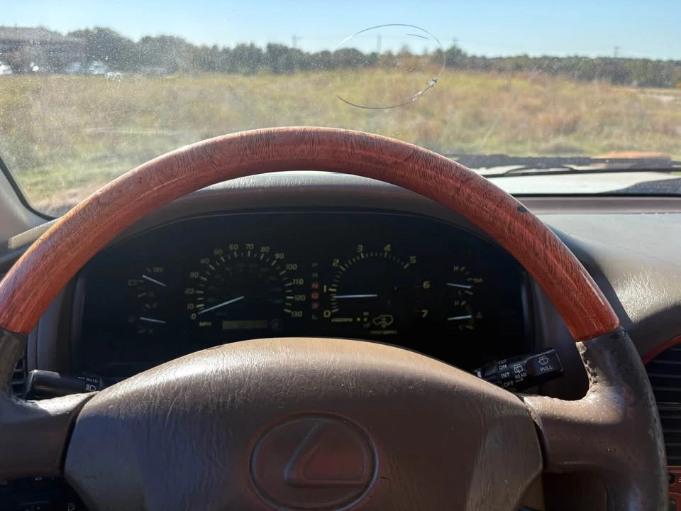 2000 Lexus LX 2nd Gen - Image 12 of 12