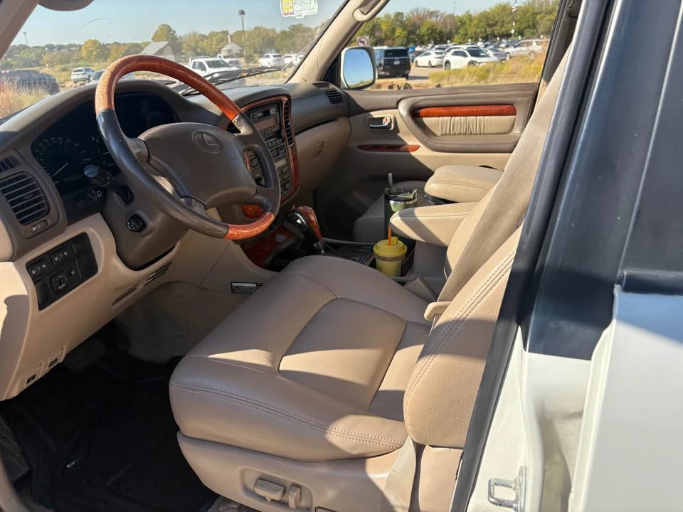 2000 Lexus LX 2nd Gen - Image 3 of 12