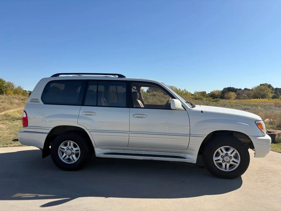 2000 Lexus LX 2nd Gen - Image 7 of 12