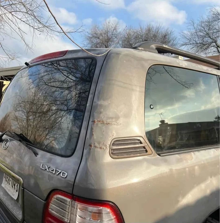 2000 Lexus LX 2nd Gen - Image 4 of 9