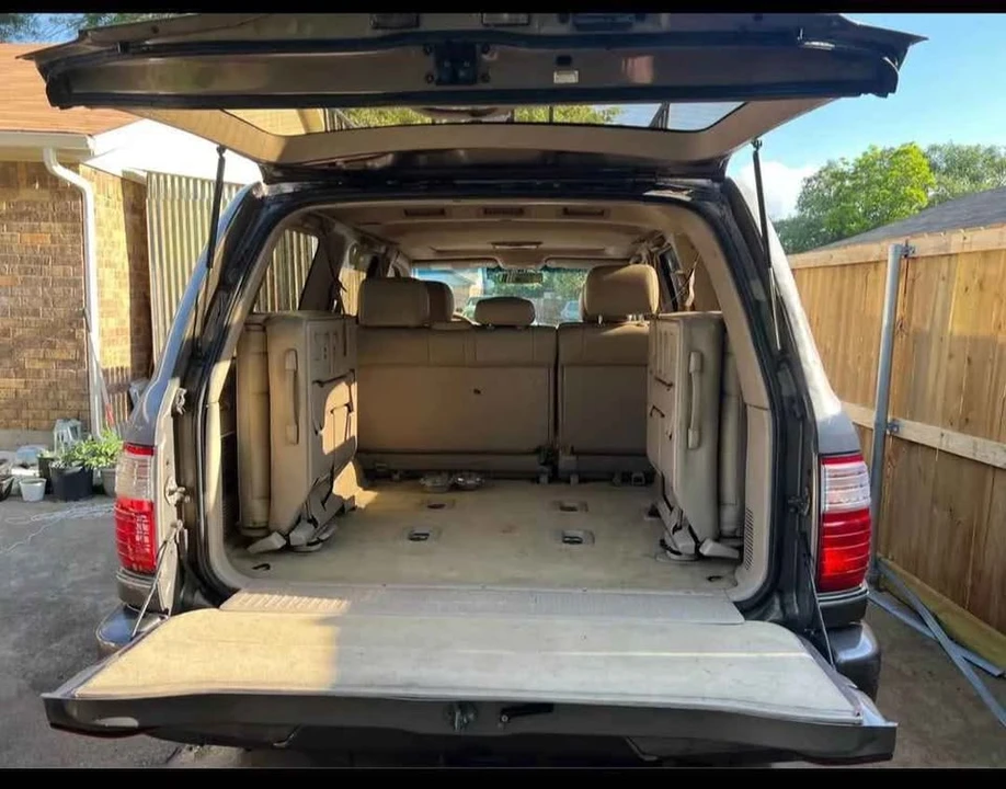 2000 Lexus LX 2nd Gen - Image 7 of 9
