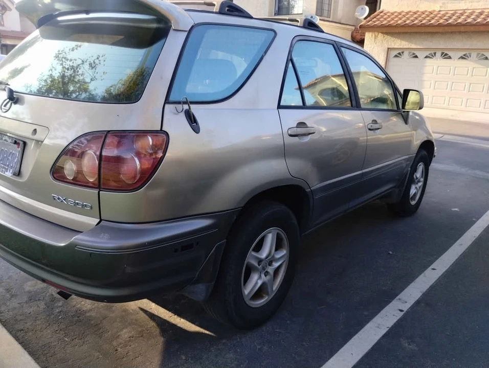 2000 Lexus RX 1st Gen - Image 3 of 5