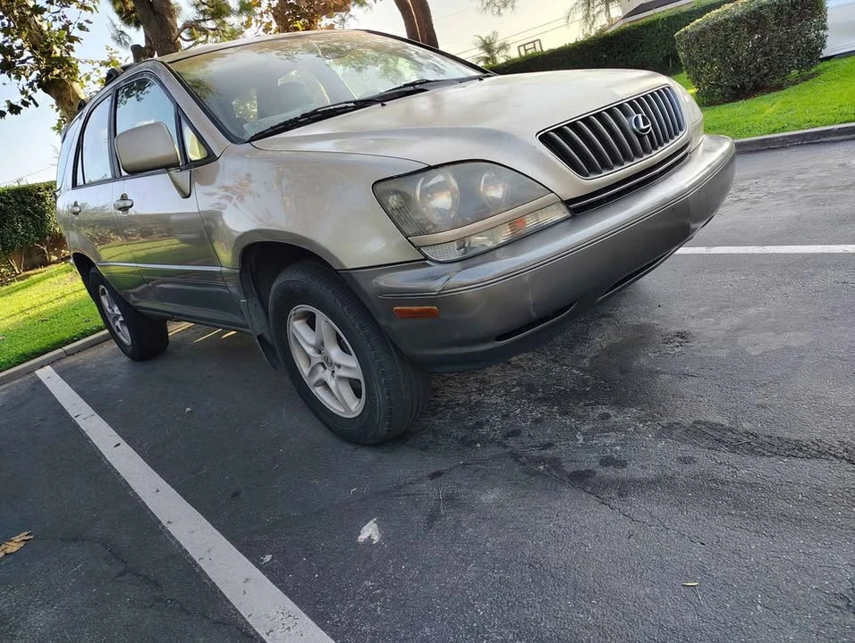 2000 Lexus RX 1st Gen - Image 2 of 6