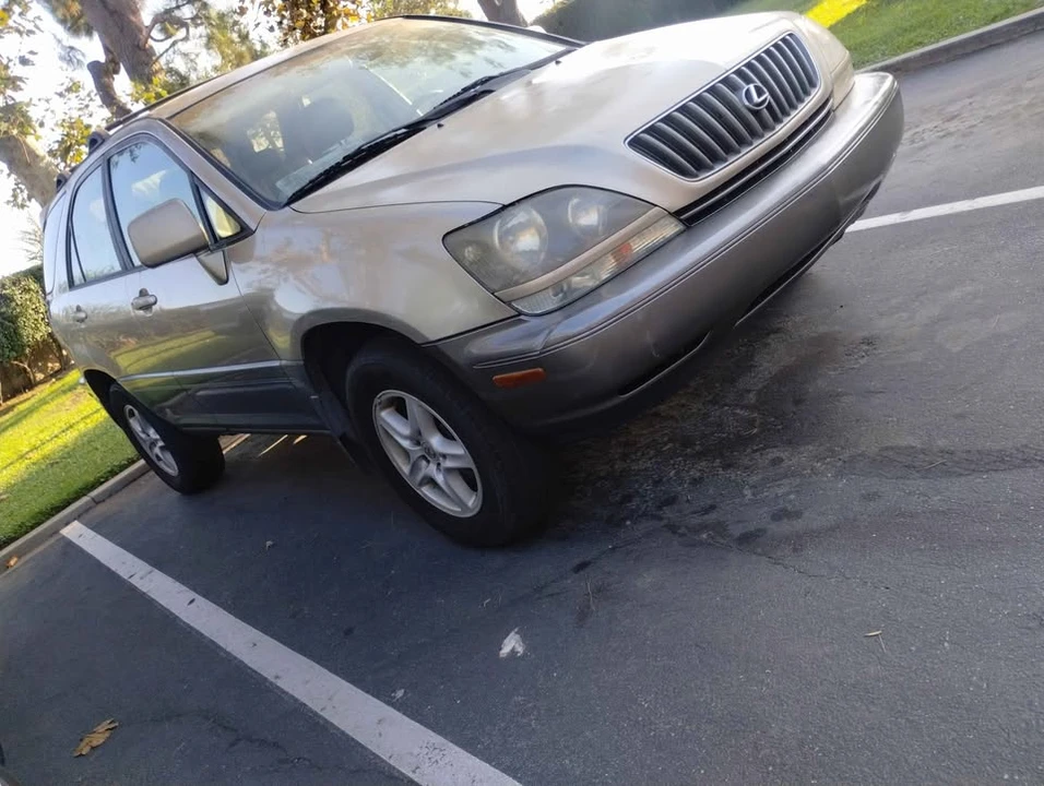 2000 Lexus RX 1st Gen - Image 2 of 5