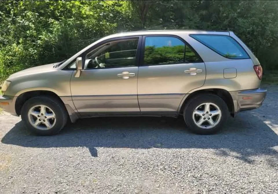 2000 Lexus RX 1st Gen - Image 5 of 13