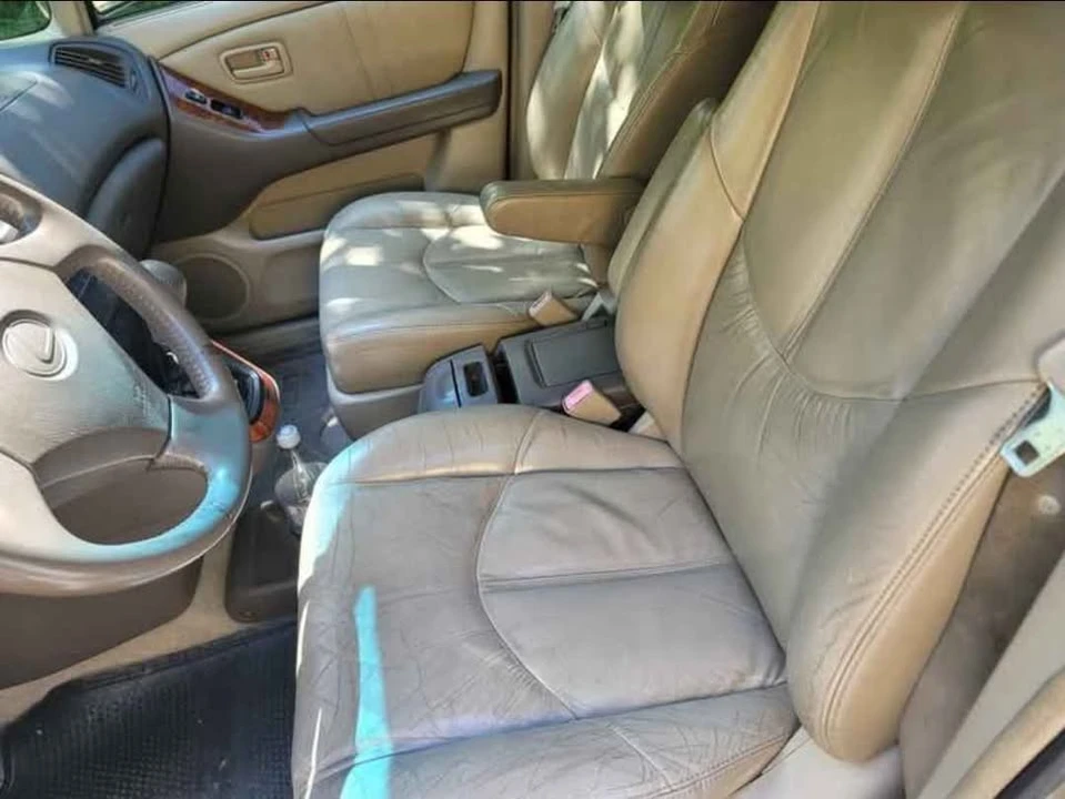 2000 Lexus RX 1st Gen - Image 9 of 13