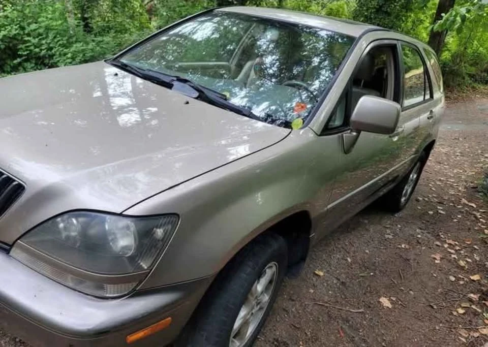 2000 Lexus RX 1st Gen - Image 2 of 13